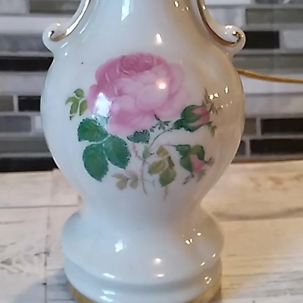 Vintage 1950s transferwear pink rose lamp